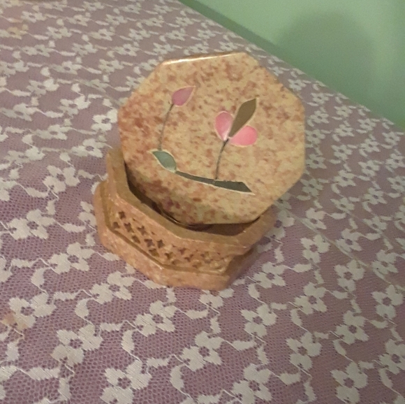 Stone octagon Floral jewellery trinket box - Picture 14 of 16